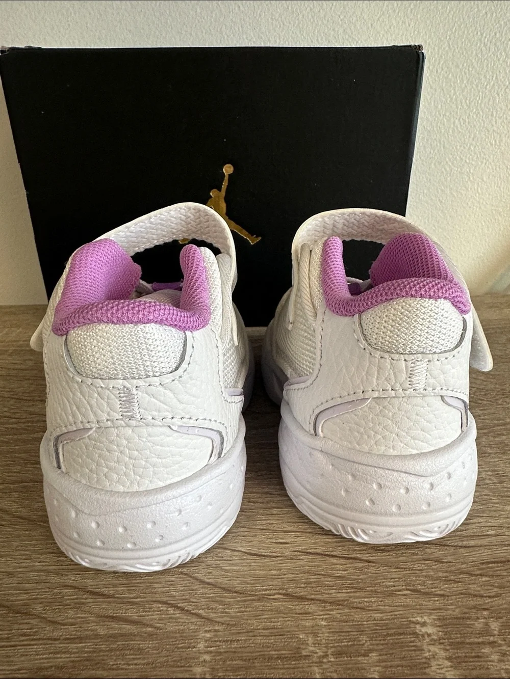 Nike Air Jordan Max Aura 4 Lavender Size 6 NEW